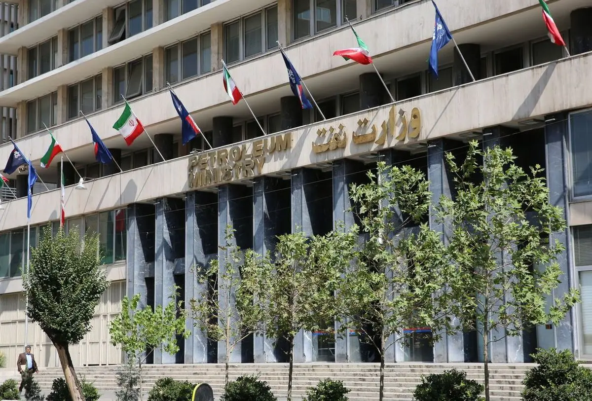 جوابیه وزارت نفت به ادعا‌های خاقانی درباره مجوز‌های متعدد فروش نفت و احتمال فساد