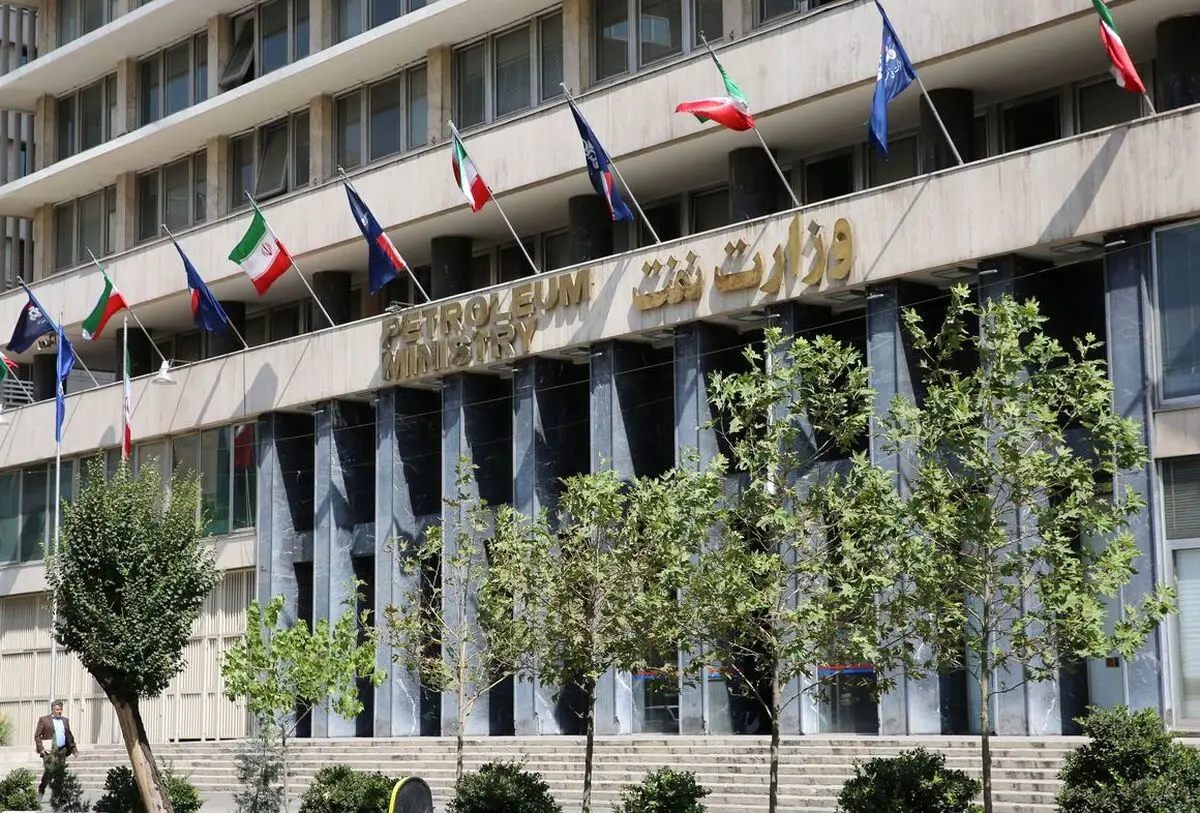جوابیه وزارت نفت به ادعا‌های خاقانی درباره مجوز‌های متعدد فروش نفت و احتمال فساد