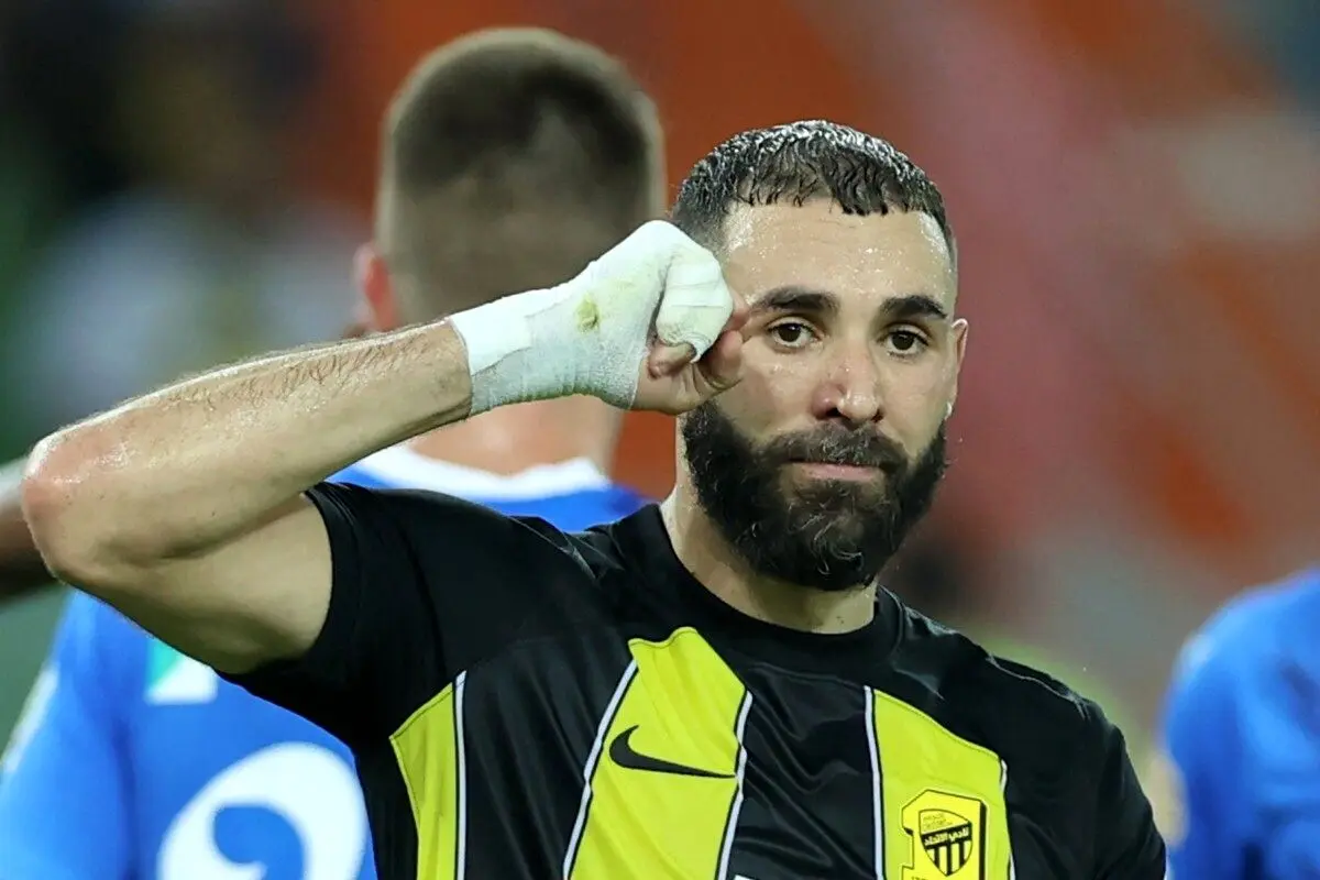 هواداران الاتحاد کریم بنزما را هو کردند!