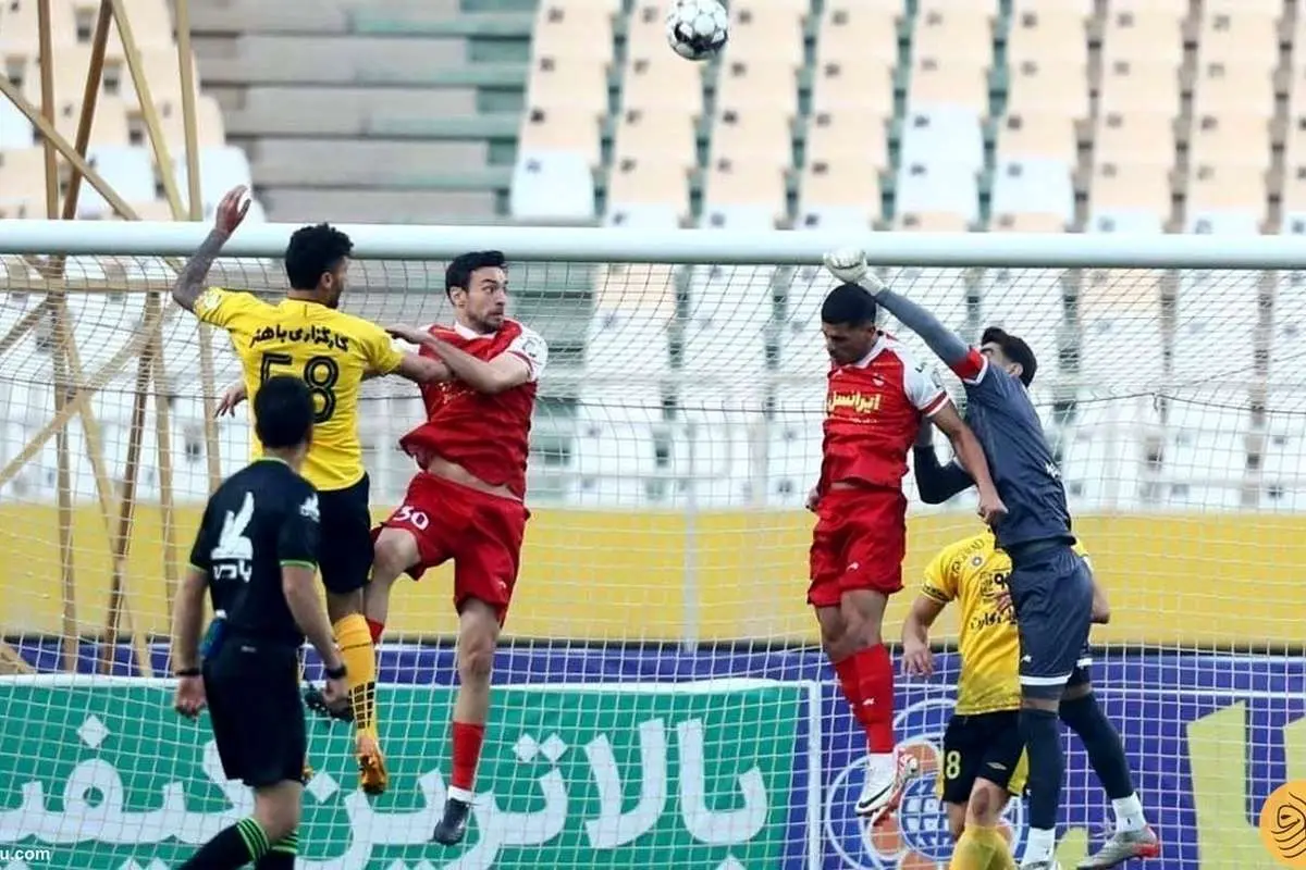 اصلاح قرارداد ۲ بازیکن سپاهان و یک پرسپولیسی