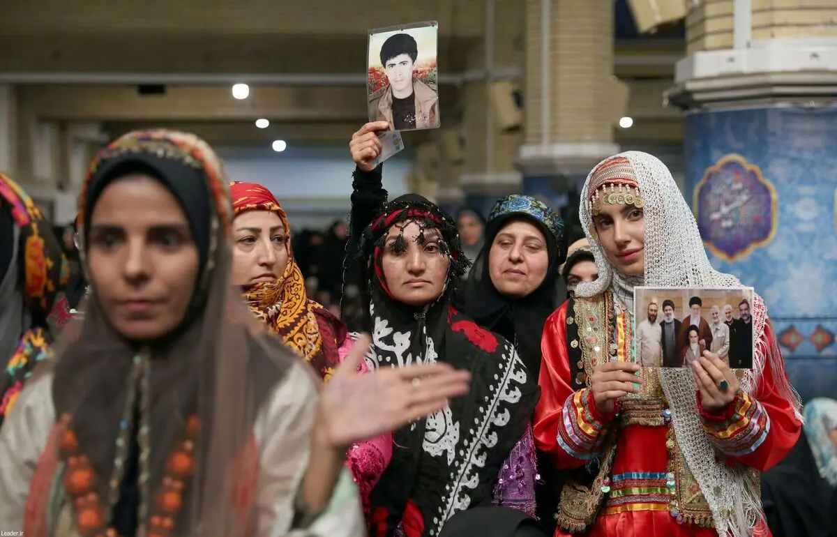 (تصاویر) دیدار هزاران نفر از زنان و دختران با رهبر انقلاب