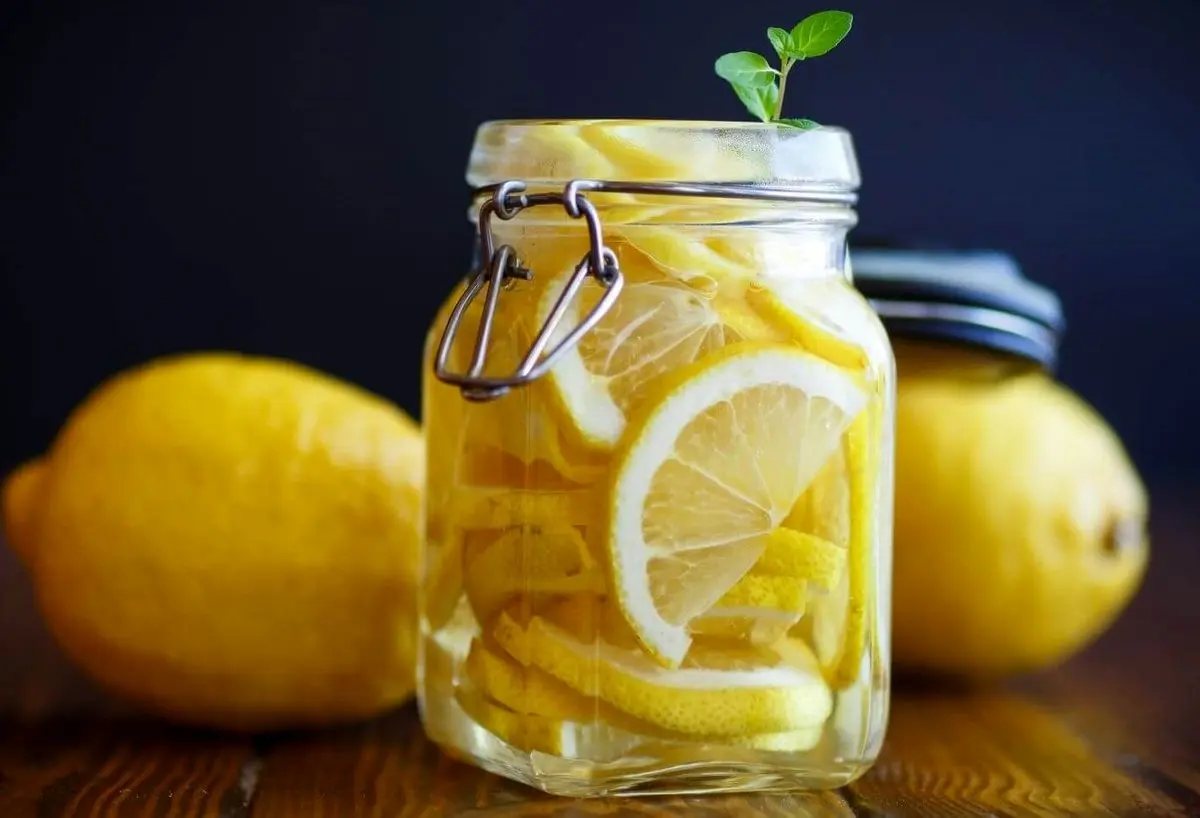 طرز تهیه ترشی لیمو ترش بندری خانگی به ساده‌ترین روش