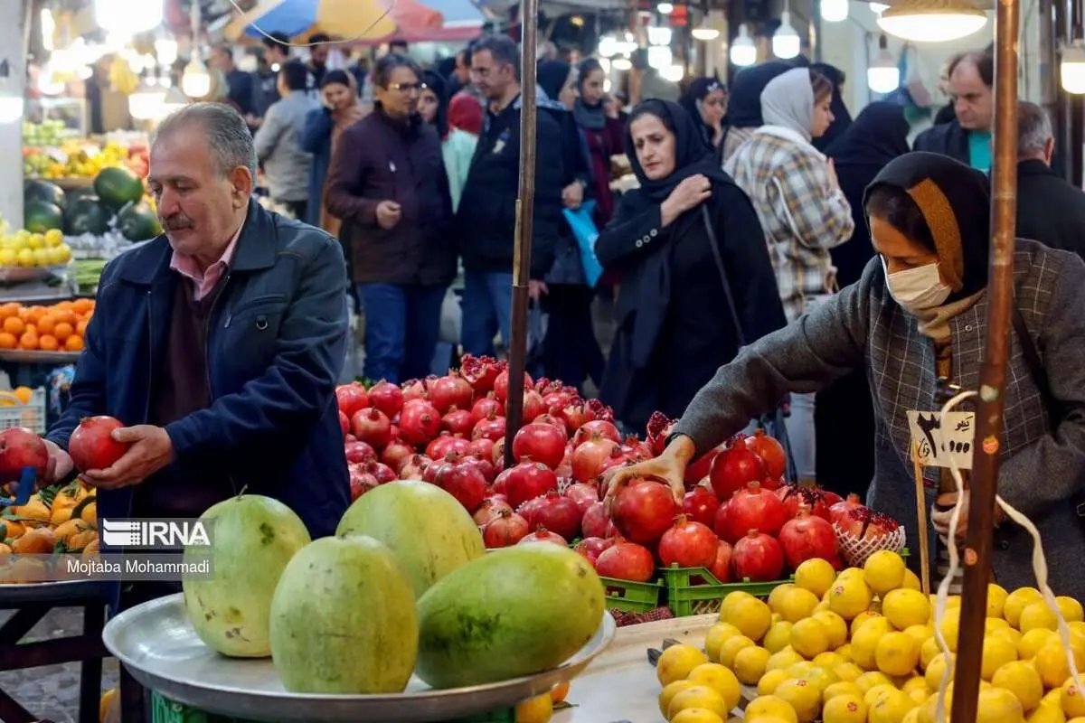 (تصاویر) خرید شب چلّه در بازار رشت