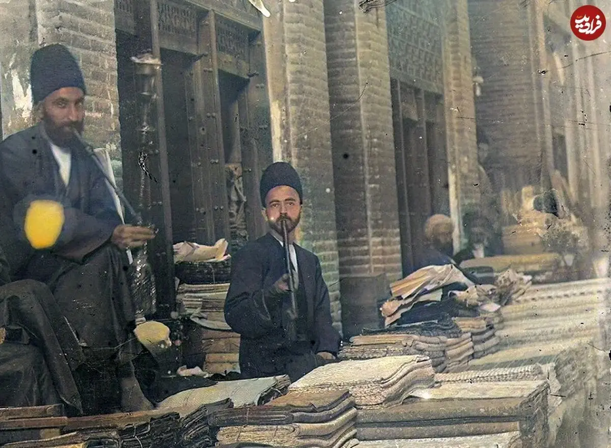 (تصاویر) سفر به عصر قاجار؛ گدای گاوسوار، حجره‌داران بازار و کارمندان قدیمی‌ترین بانک ایران