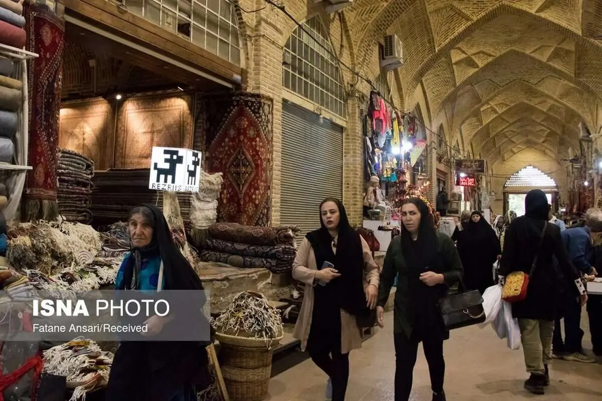 (تصاویر) وکیل رنگارنگ شیراز