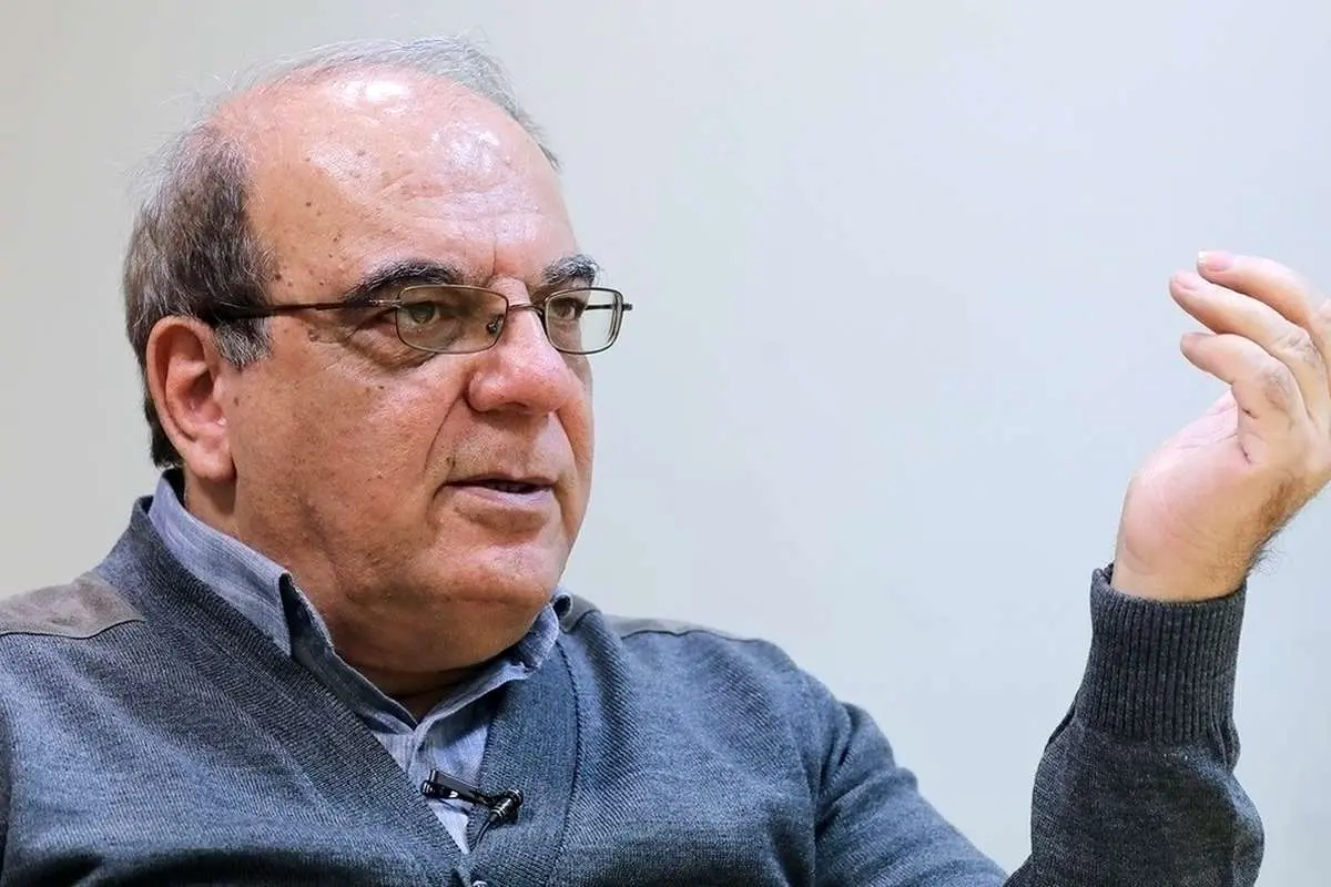 عباس عبدی: اگر مساله پناهیان تولید ثروت است چرا به ایشان آپارتمان مجانی دادند؟