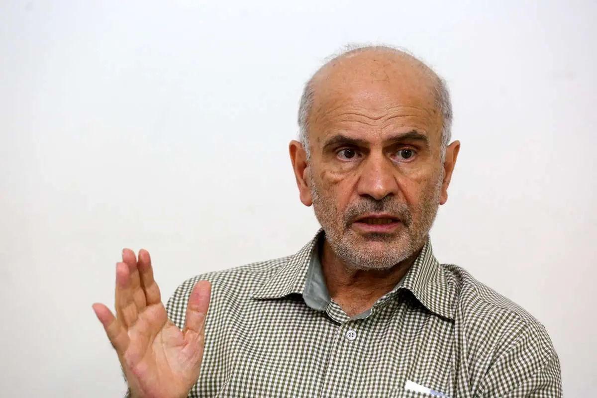 فرشاد مومنی: حرفهای شرمآور از بعضی مسوولان اقتصادی کشور میشنویم