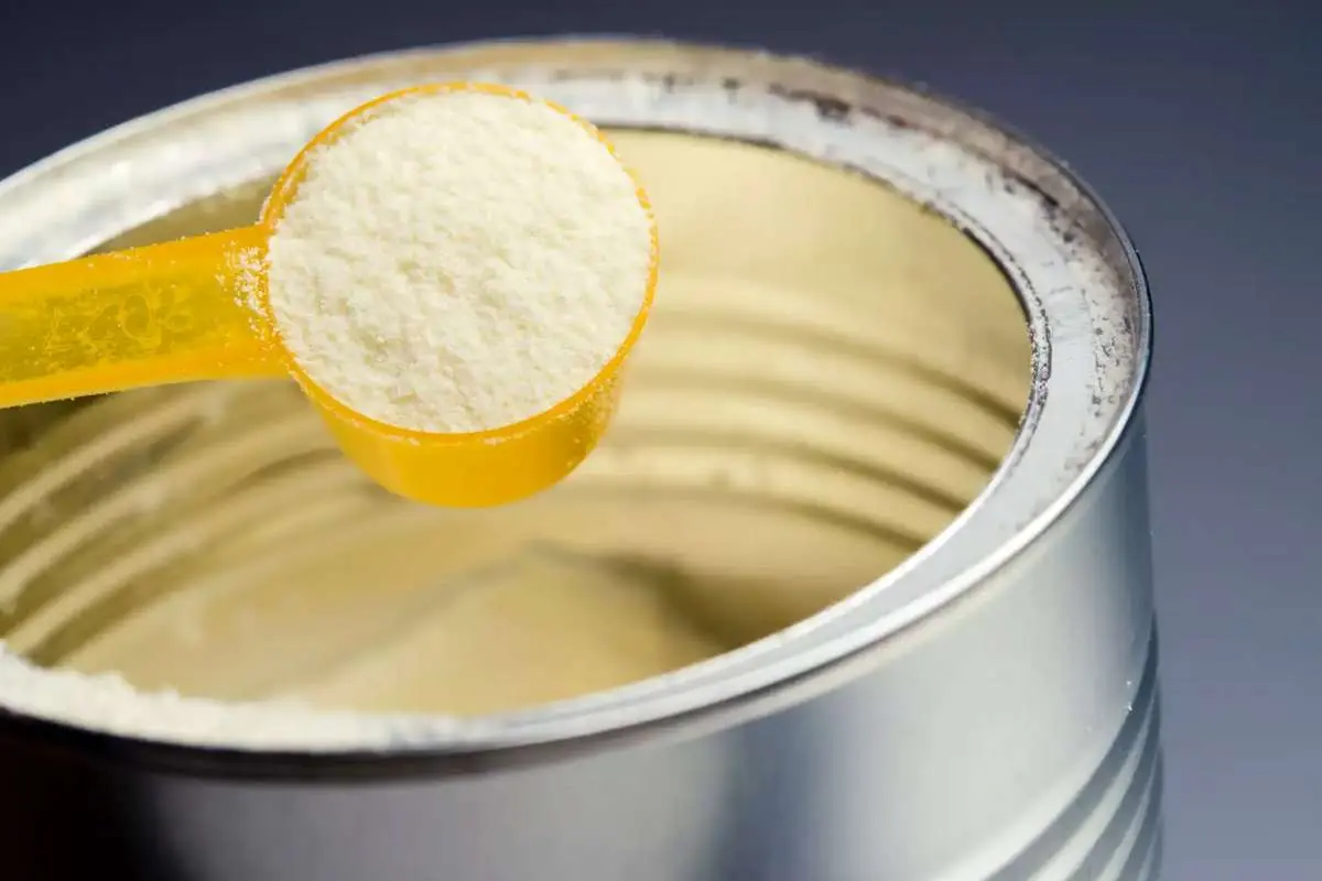 (ویدیو) وزارت محترم بهداشت،خوابی؟ کنایه مجری تلویزیون به مسئولان در ماجرای شیر خشک!