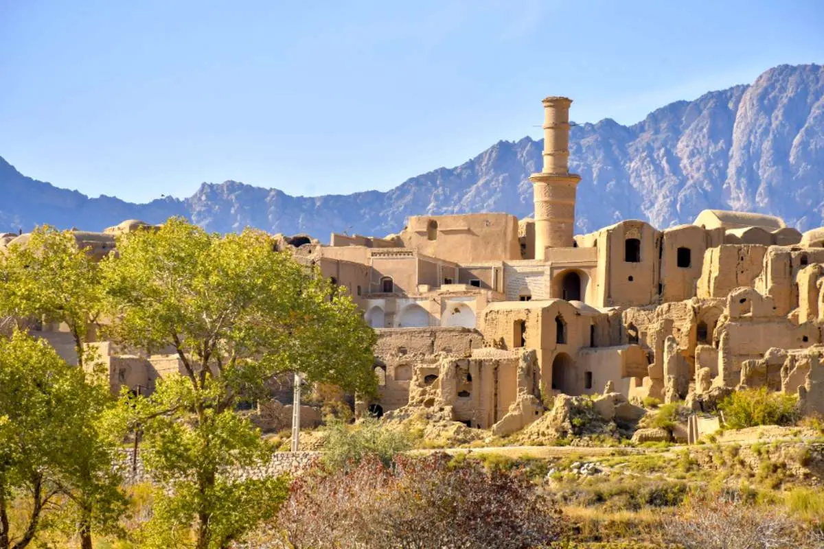 خرانق، مقصد گردشگری زمستانی با ۴۵۰۰ سال قدمت