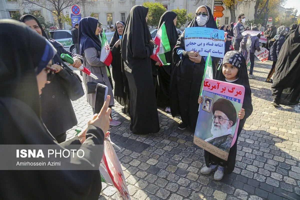 (تصاویر) راهپیمایی شیرازی‌ها به مناسبت سالگرد ۹ دی