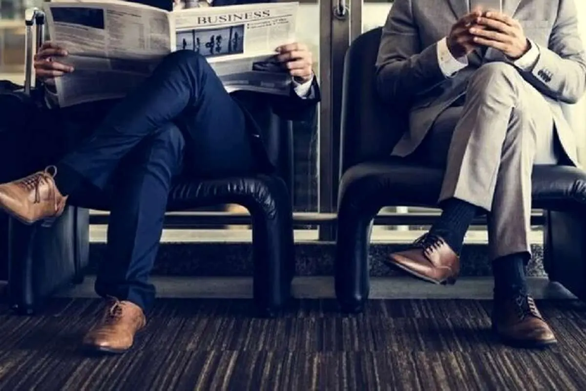 عوارض هولناک انداختن پا روی پا هنگام نشستن