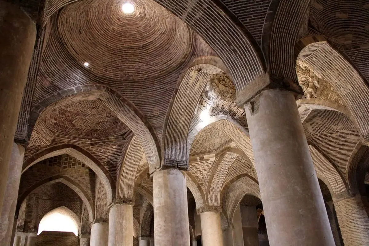 (ویدئو) بررسی لیزری ستون های مسجد تاریخی اصفهان: فاجعه نزدیک است!