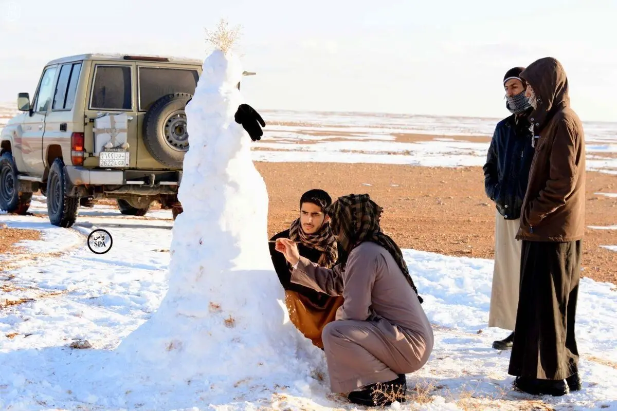 (ویدئو)  آغاز بارش برف سنگین در عربستان!