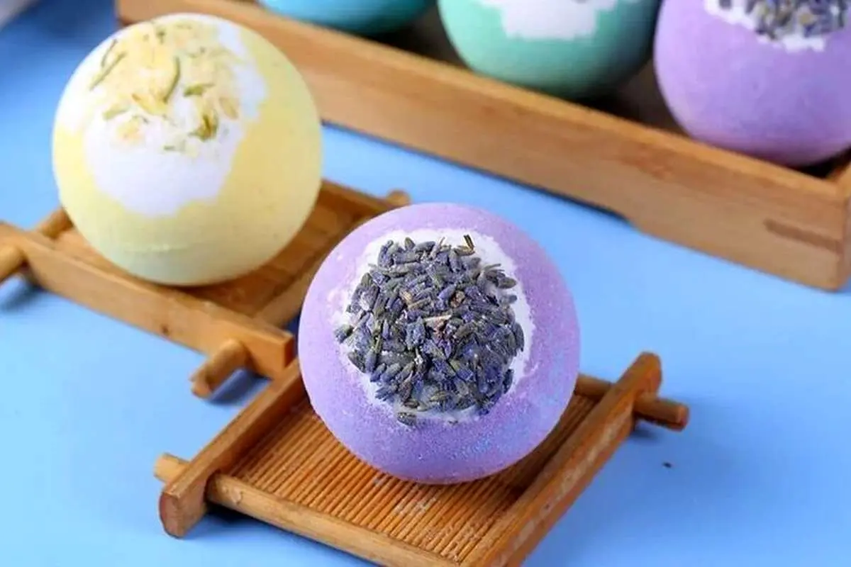 نحوه درست کردن کوکتل پدیکور برای شادابی پوست پا