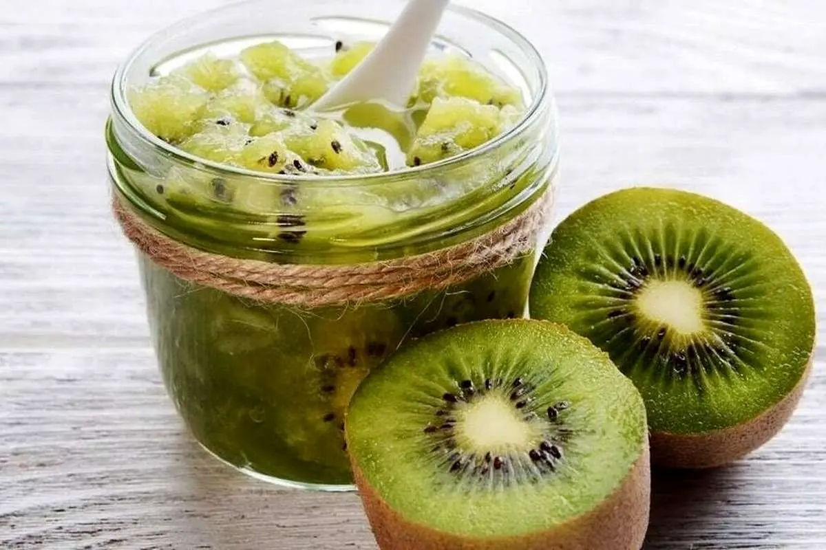 ۴ روش مختلف و راحت برای تهیه ترشی کیوی