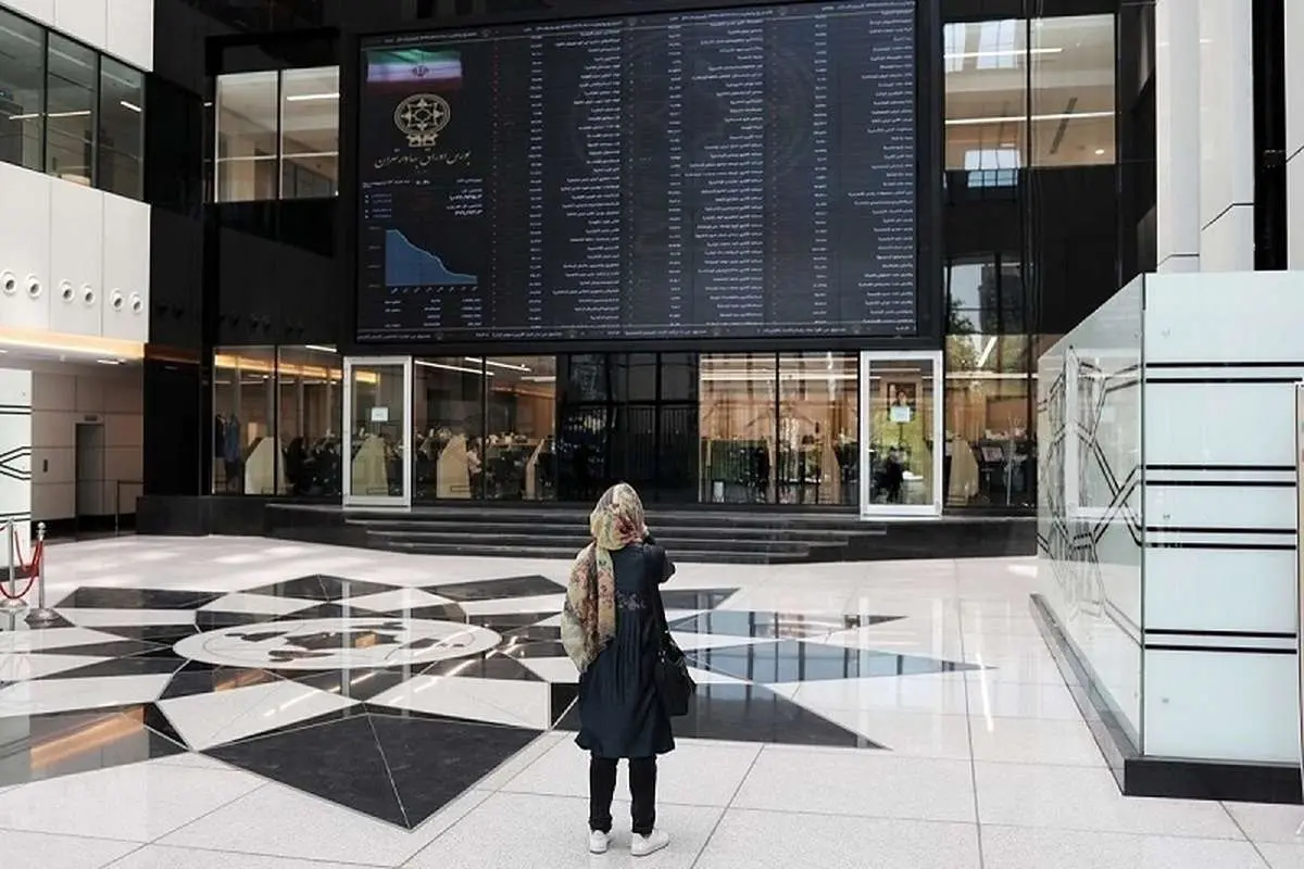 سرمایهگذاران شجاع از بورس دلار و طلا میخرند