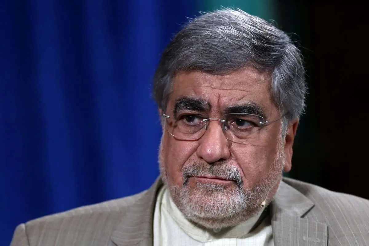 علی جنتی: برخی افراد فسادشان بارز است، اما یکباره تایید صلاحیت می‌گیرند!