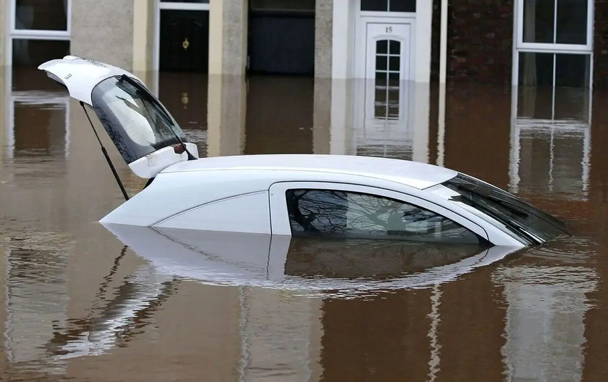 (ویدیو) فرورفتن خانه‌های مسکونی در سیلاب