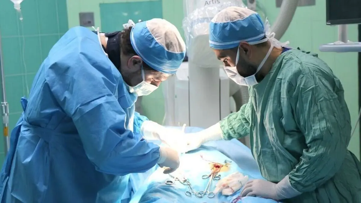 این غده ۳۲ کیلویی از شکم یک زن خارج شد!