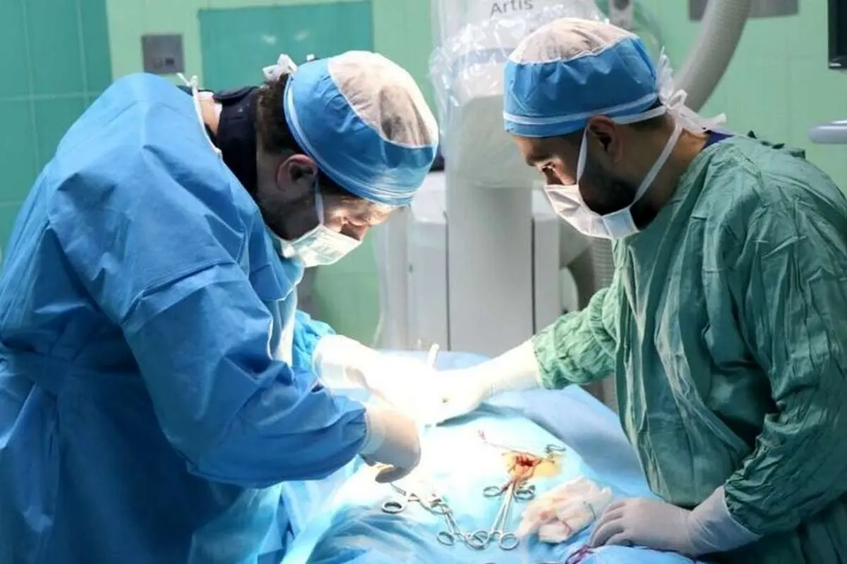 این غده ۳۲ کیلویی از شکم یک زن خارج شد!