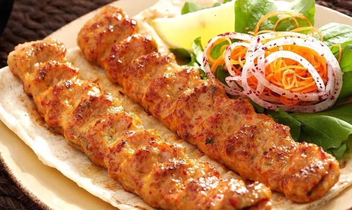 (ویدئو) آموزش تصویری کباب کوبیده مرغ مرحله به مرحله