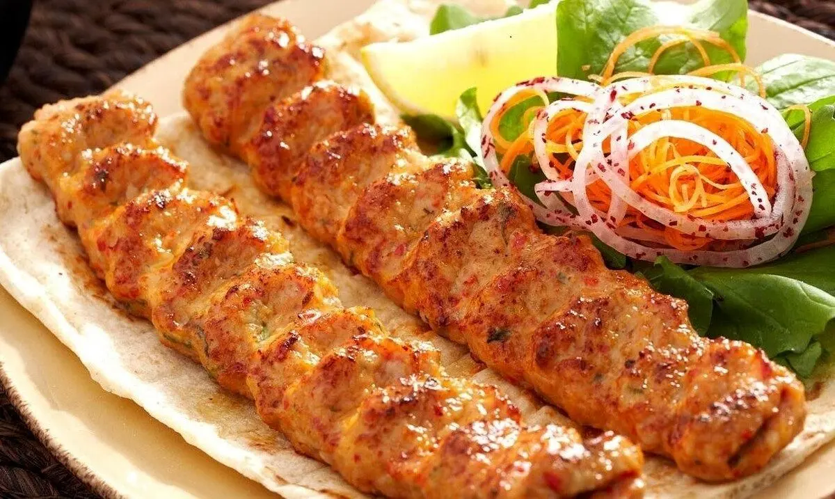 (ویدئو) آموزش تصویری کباب کوبیده مرغ مرحله به مرحله
