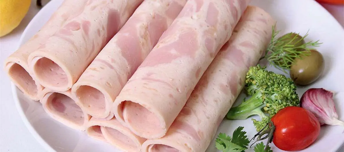 خوشمزه‌ترین کالباس خانگی را به این روش درست کنید