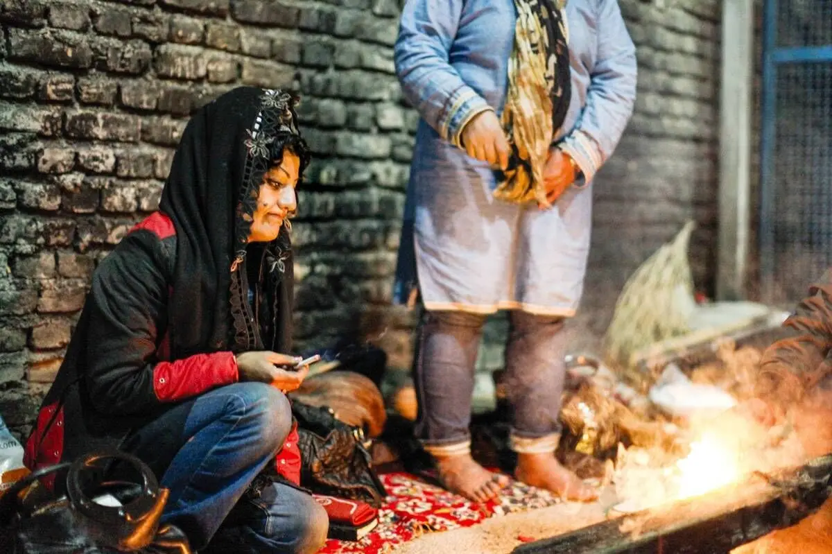 روایتی از کارتن‌خوابی و اعتیاد زنان؛ یک گروه تن‌فروش‌اند، گروهی رحم‌ اجاره می‌دهند