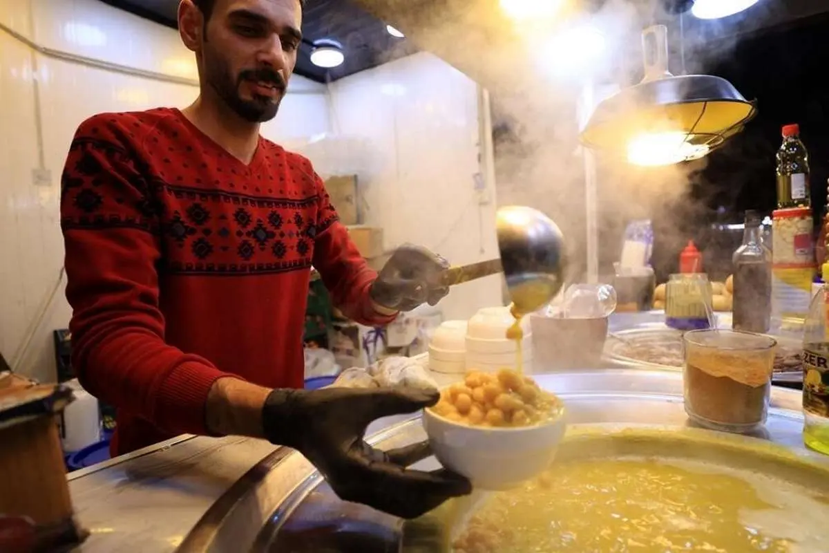 (تصاویر) نخود لوبیا و شلغم داغ؛ غذای محبوب خیابانی در عراق