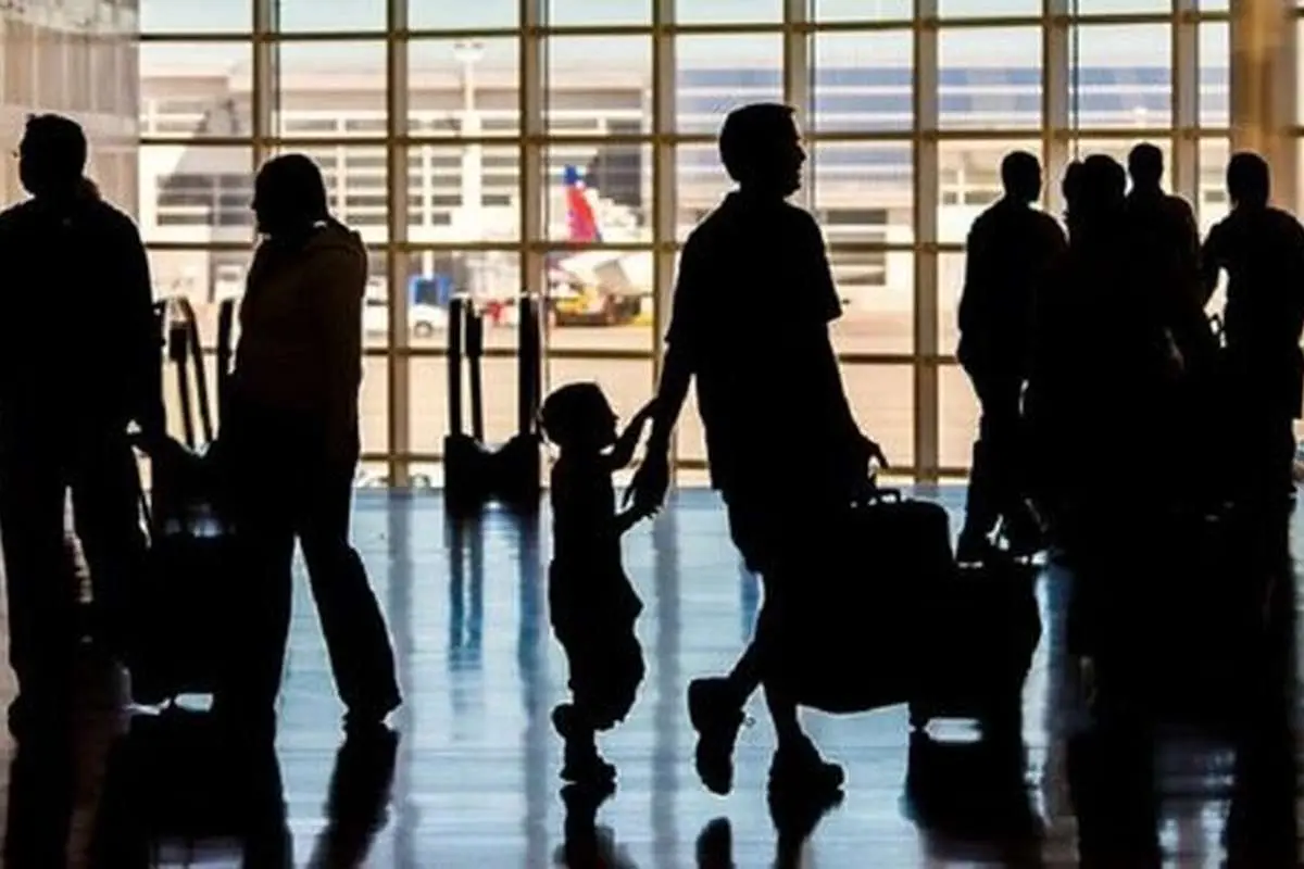 به جمله هرکس دوست ندارد از ایران برود، چه جوابی می‌دهیم؟