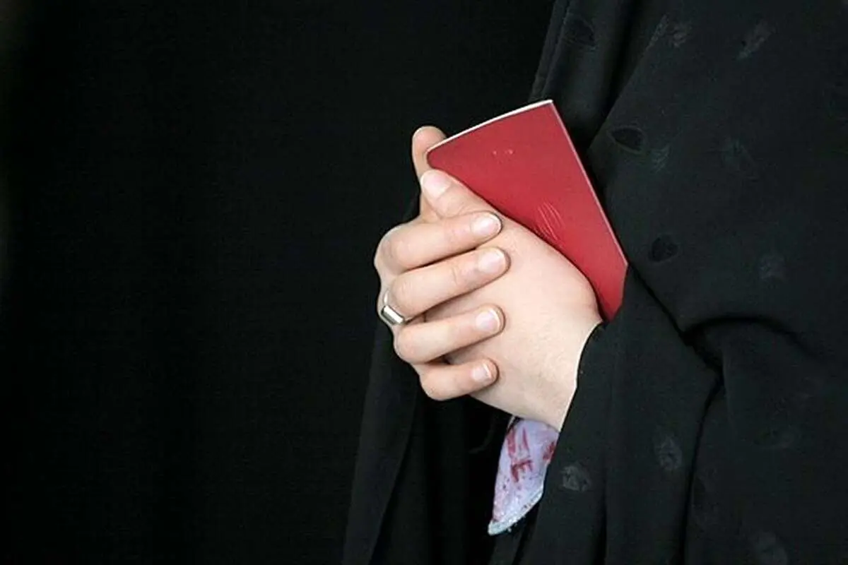بساط شناسنامههای جلد قرمز کی برچیده میشود؟