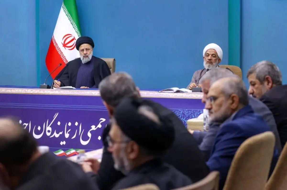 ربیعی خطاب به رئیسی: مدام اساتید دانشگاه‌ها را اخراج می‌کنید، اما وزیر علوم شما تکذیب می‌کند