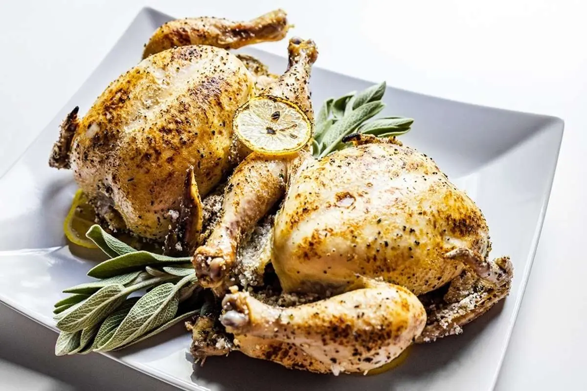 طرز تهیه مرغ شکم پر در قابلمه نمک با طعم متفاوت و کم نظیر