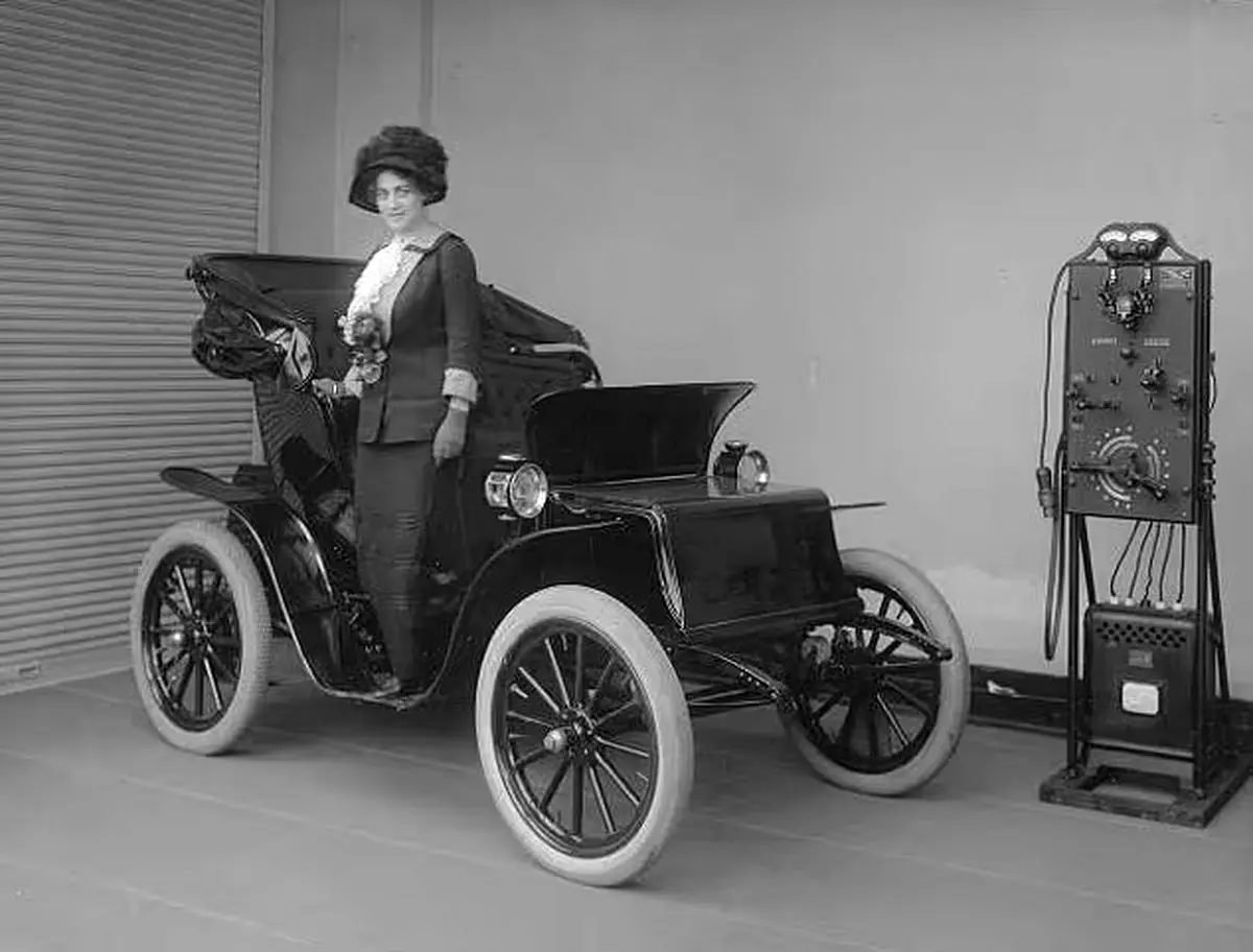 خودرو الکتریکی ۱۱۲ سال پیش را ببینید!