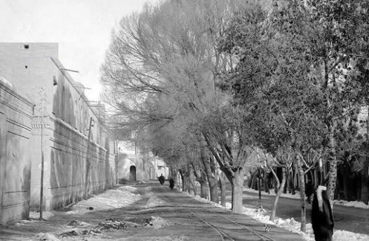 (عکس) تهران دو بار لرزید/ خیابان ناصرخسرو تهران؛ ۹۰سال قبل!