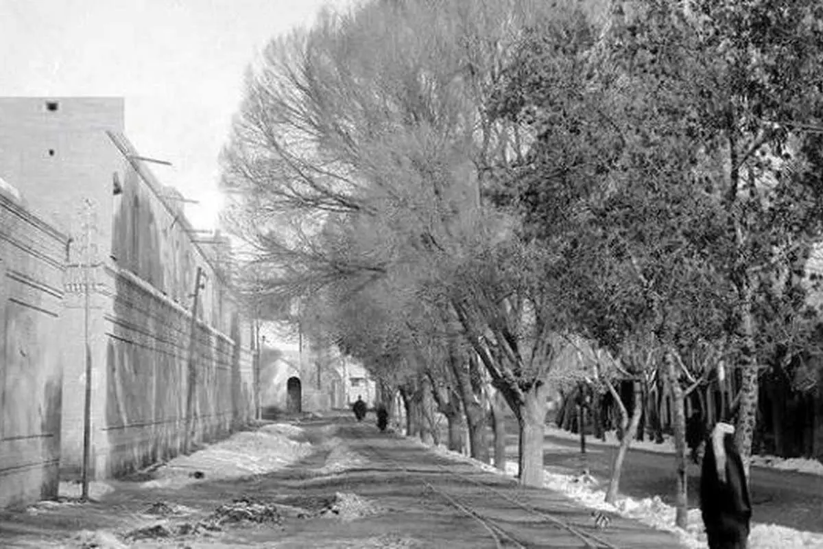 (عکس) تهران دو بار لرزید/ خیابان ناصرخسرو تهران؛ ۹۰سال قبل!