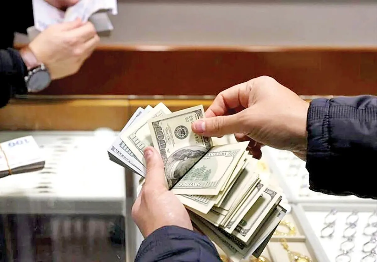 دو سیگنال منفی به قیمت دلار؛ فرار بزرگ فروشندگان از بازار ارز