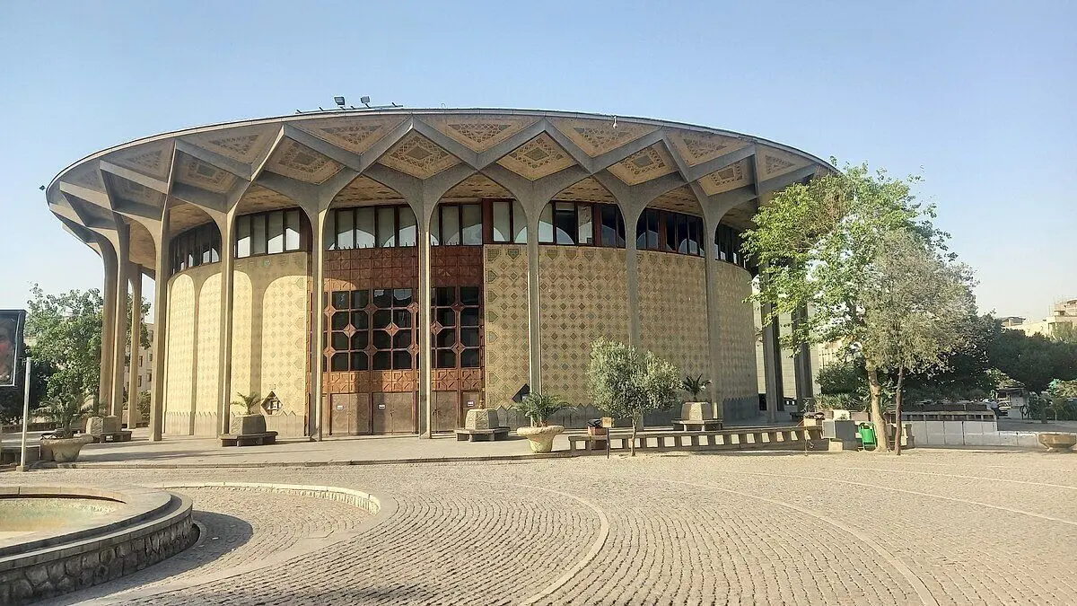 تئاتر‌ها یکشنبه تعطیل هستند