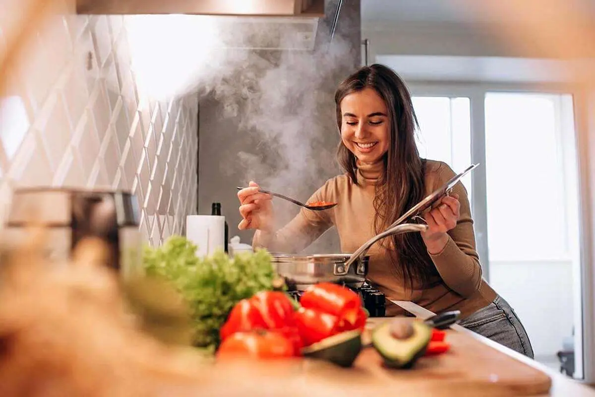 ۵ ترفندهای آشپزی به صرفه با کمترین هزینه؛ از مهمانیهای خود لذت ببرید!