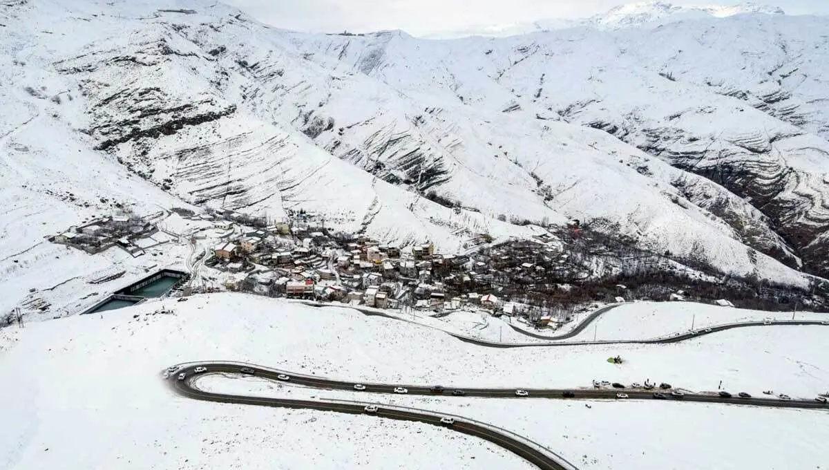 قطعی آب و برق ۲۷ روستای آستارا به علت بارش سنگین برف