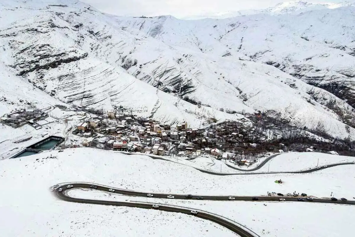 قطعی آب و برق ۲۷ روستای آستارا به علت بارش سنگین برف