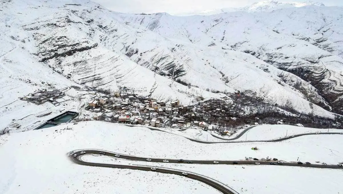 قطعی آب و برق ۲۷ روستای آستارا به علت بارش سنگین برف