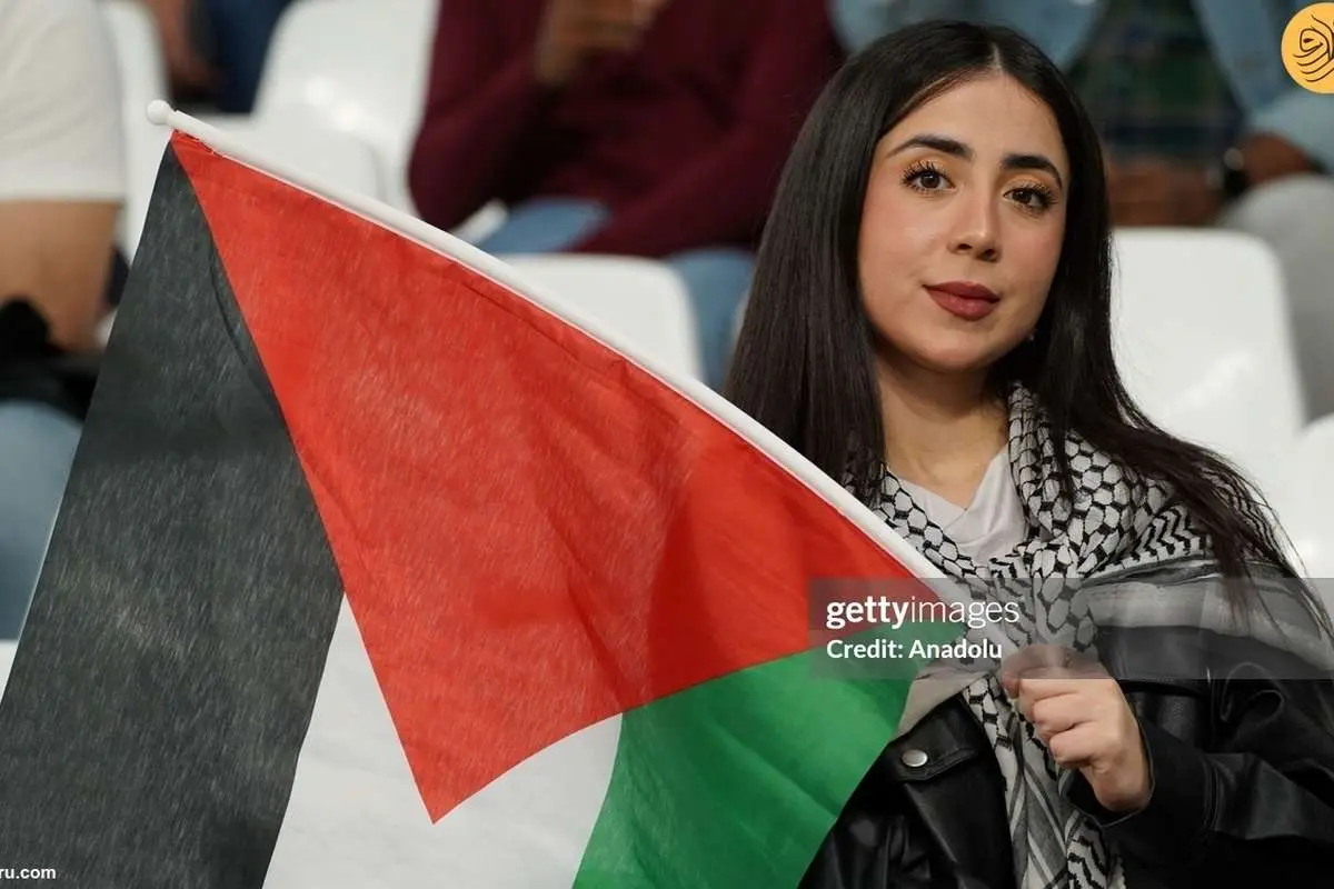 (تصاویر) هواداران تیم فوتبال فلسطین در دیدار مقابل ایران