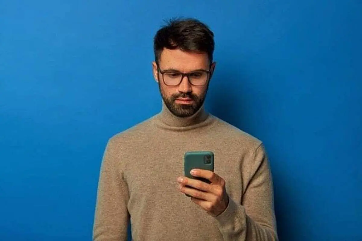 عارضه‌های خیره شدن به صفحه گوشی