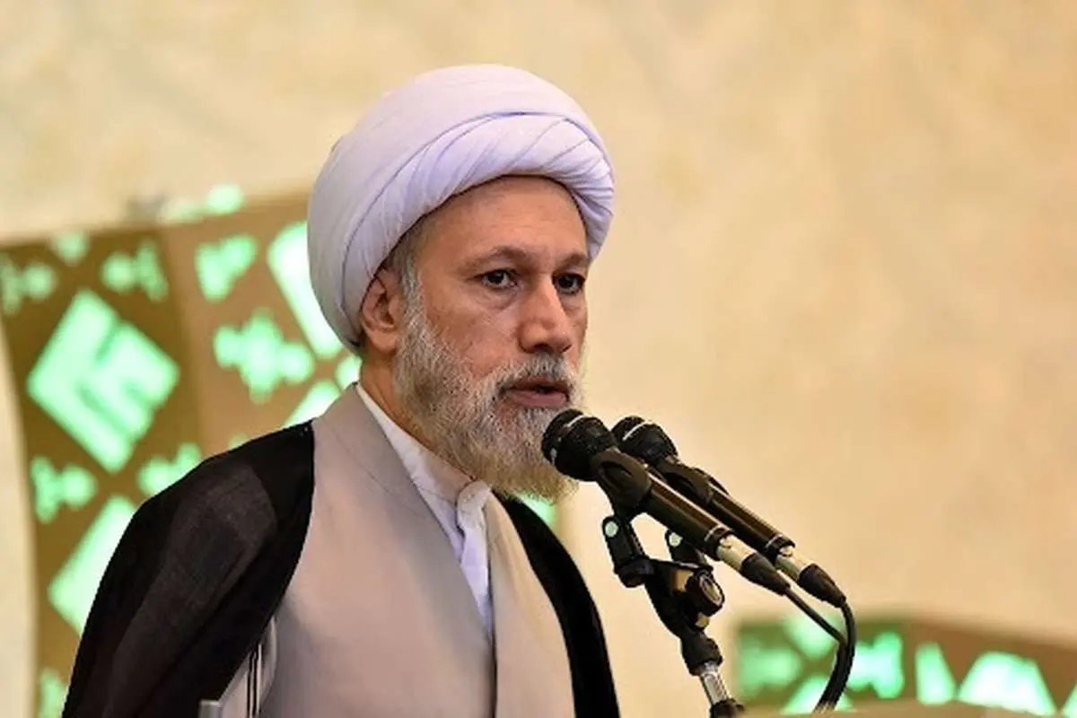امام جمعه شیراز: خشکی آسمان و بچه دار نشدن مردم به خاطر گناهان است/ اگر استغفار کنید باران از آسمان میبارد