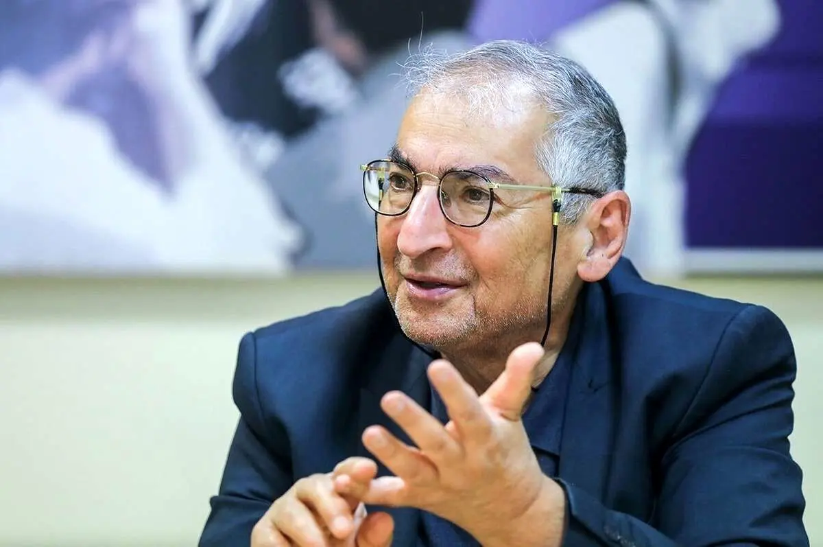 انتقاد شدید زیباکلام از ولایتی به خاطر اخراج فرزندان هاشمی‌رفسنجانی