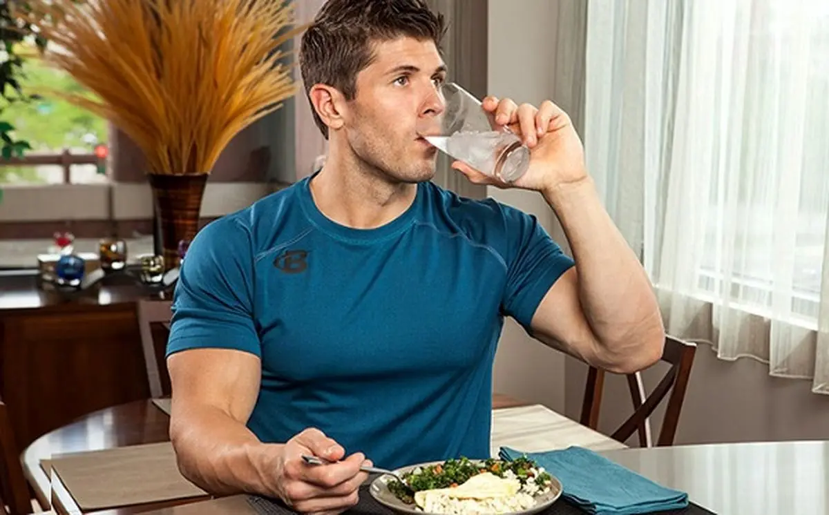 این غذا‌ها را هرگز با آب نخورید