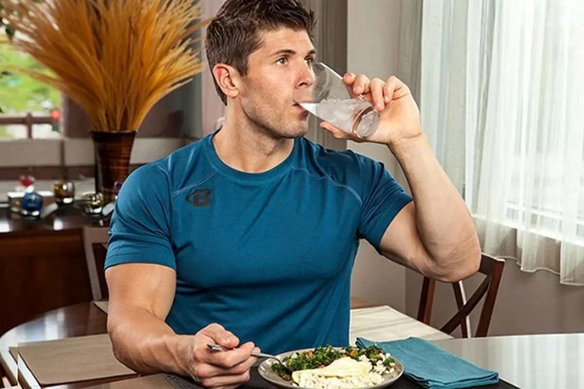 این غذاها را هرگز با آب نخورید