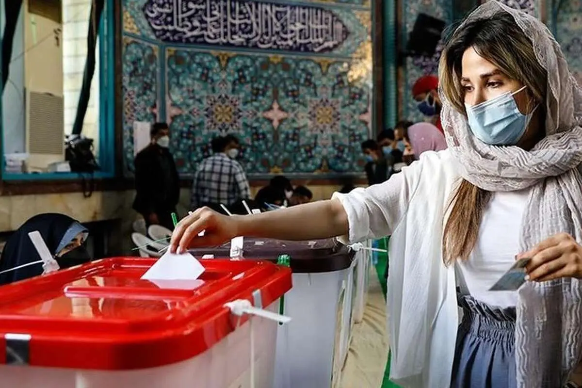 «تناقض حجاب را پای صندق رای و در ادارات چگونه حل میکنید؟»