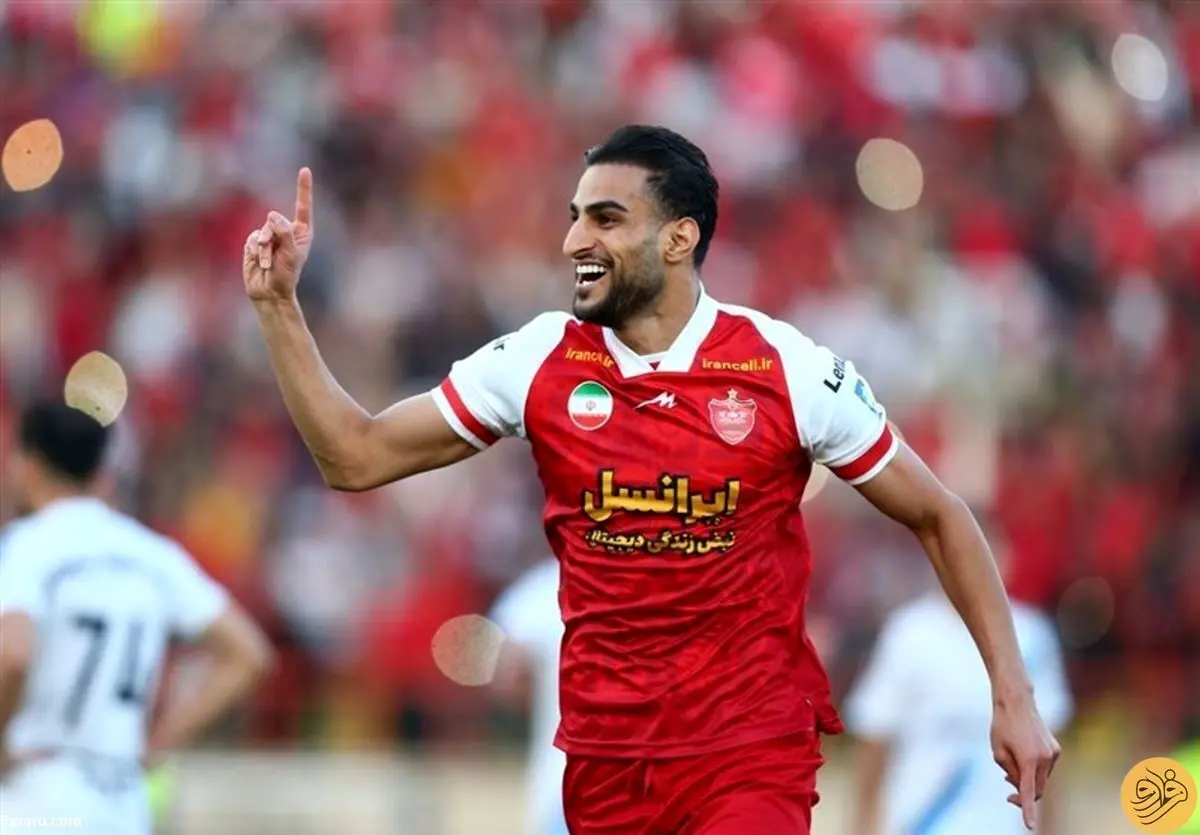 (عکس) کار قشنگ مهاجم پرسپولیس برای بازیکن استقلال